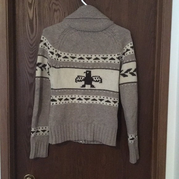TNA lambswool sweater.  Size small - Picture 5 of 5